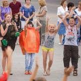 den_molodyojhy_2013_042