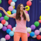den_molodyojhy_2013_052